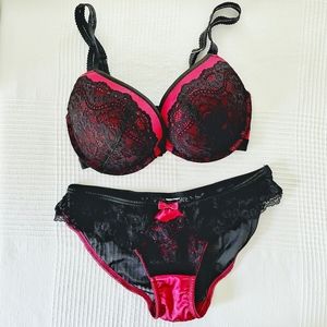 Satin & Lace Push-Up Bra and Panty Set Sz 32DD/XS
